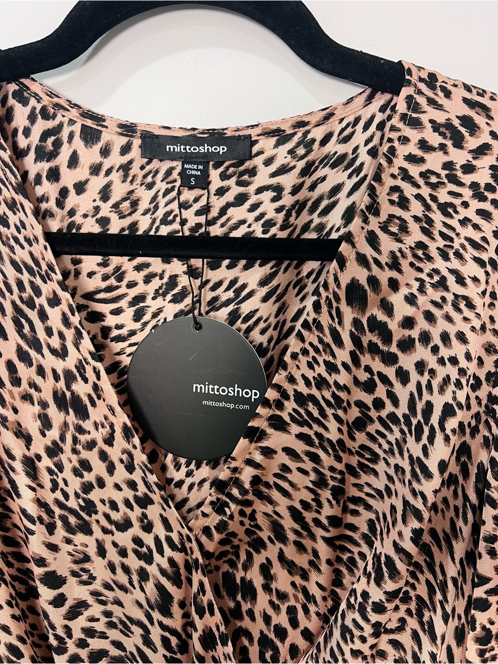 Mittoshop • Women’s  Beige and Black Leopard Print V-Neck Balloon Sleeve Dress - Picture 11 of 11